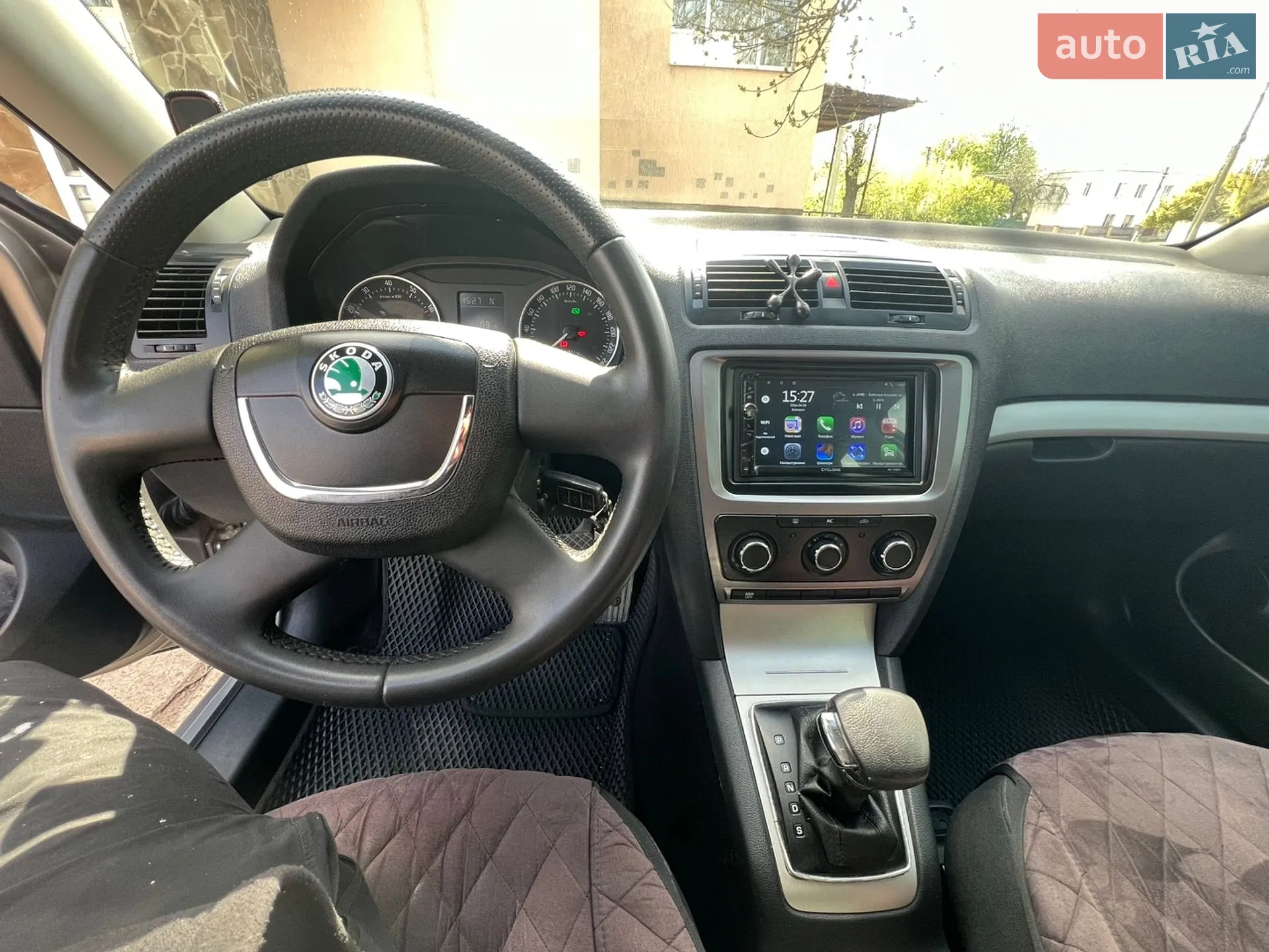 2010 Skoda Octavia - мініатюра 17