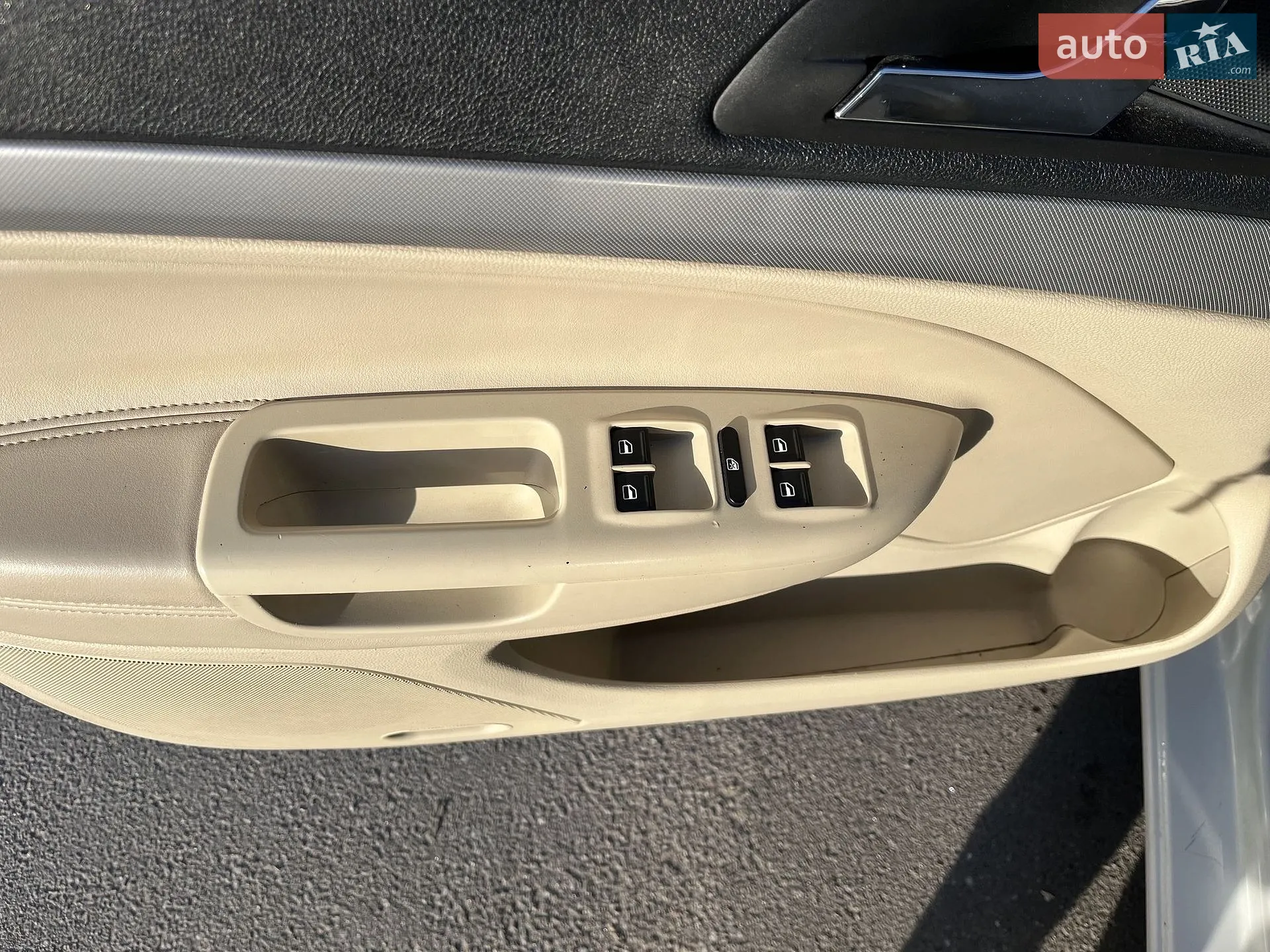 2010 Skoda Octavia - мініатюра 16
