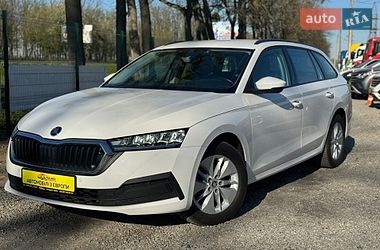 Универсал Skoda Octavia 2023 в Умани