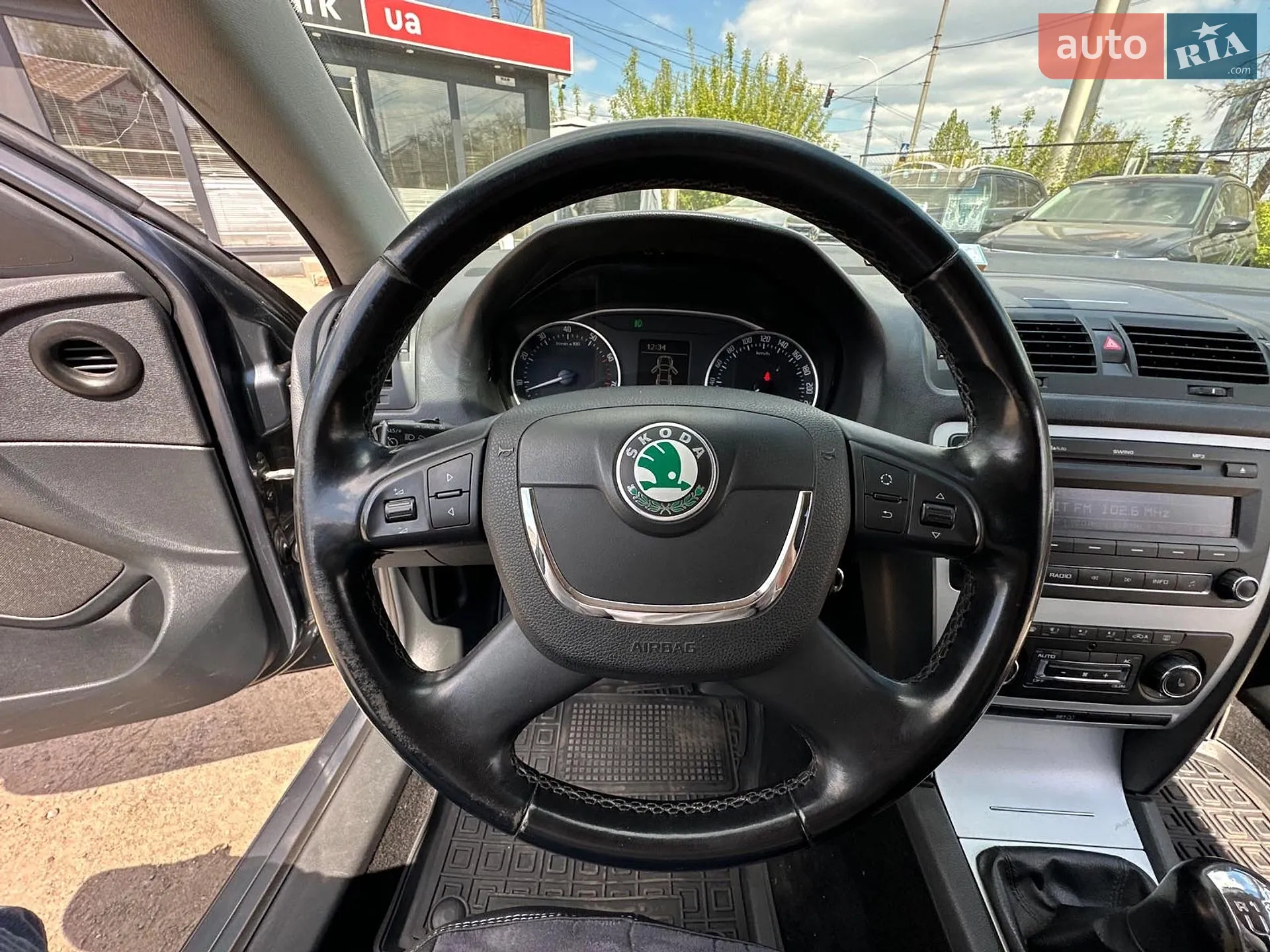 2010 Skoda Octavia - мініатюра 27