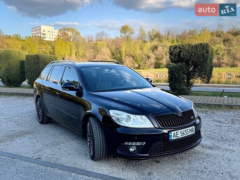 Універсал Skoda Octavia 2010 в Дніпрі