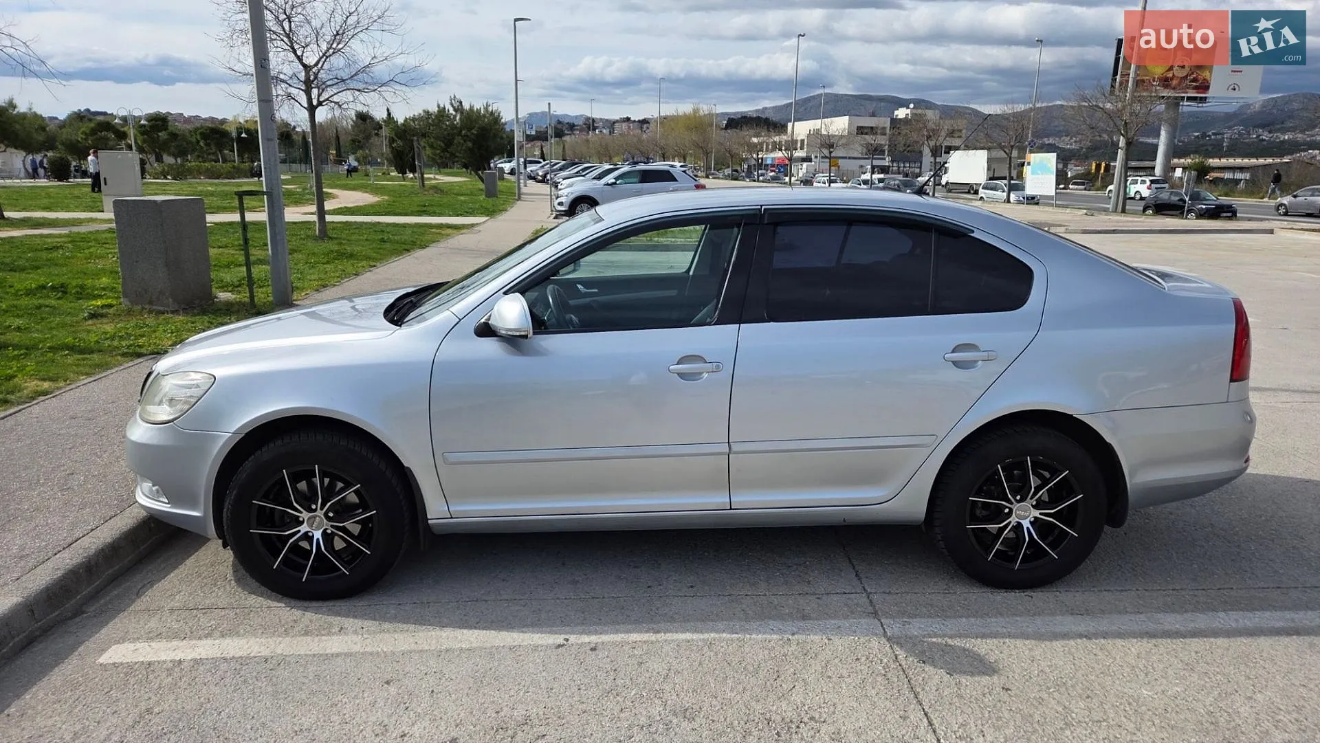 2010 Skoda Octavia - мініатюра 3