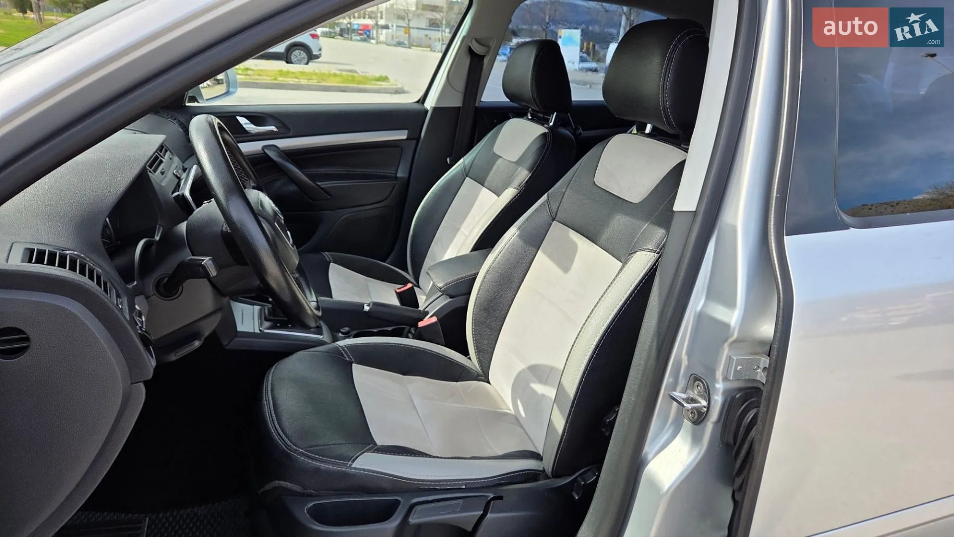 2010 Skoda Octavia - мініатюра 10