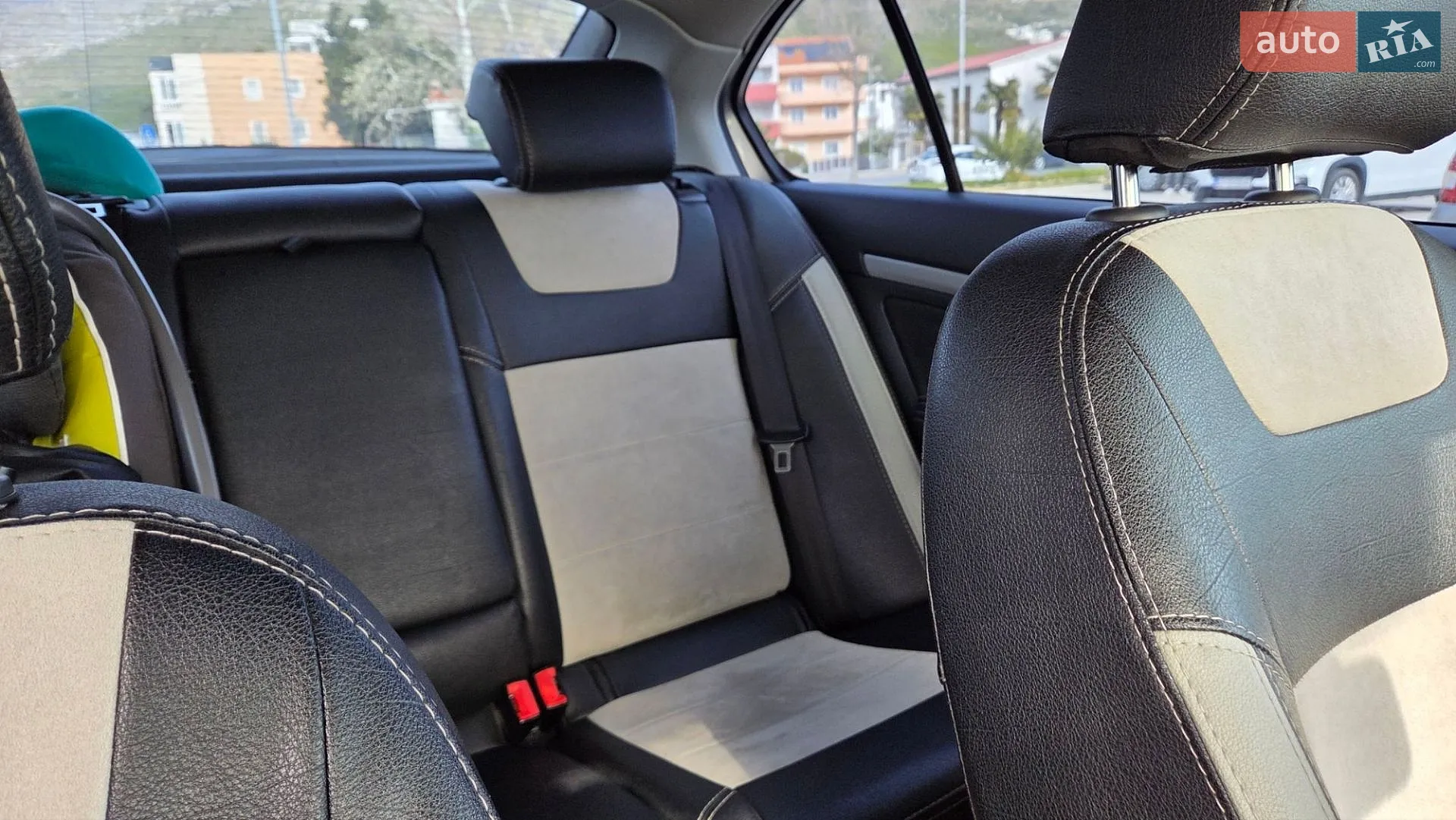 2010 Skoda Octavia - мініатюра 23