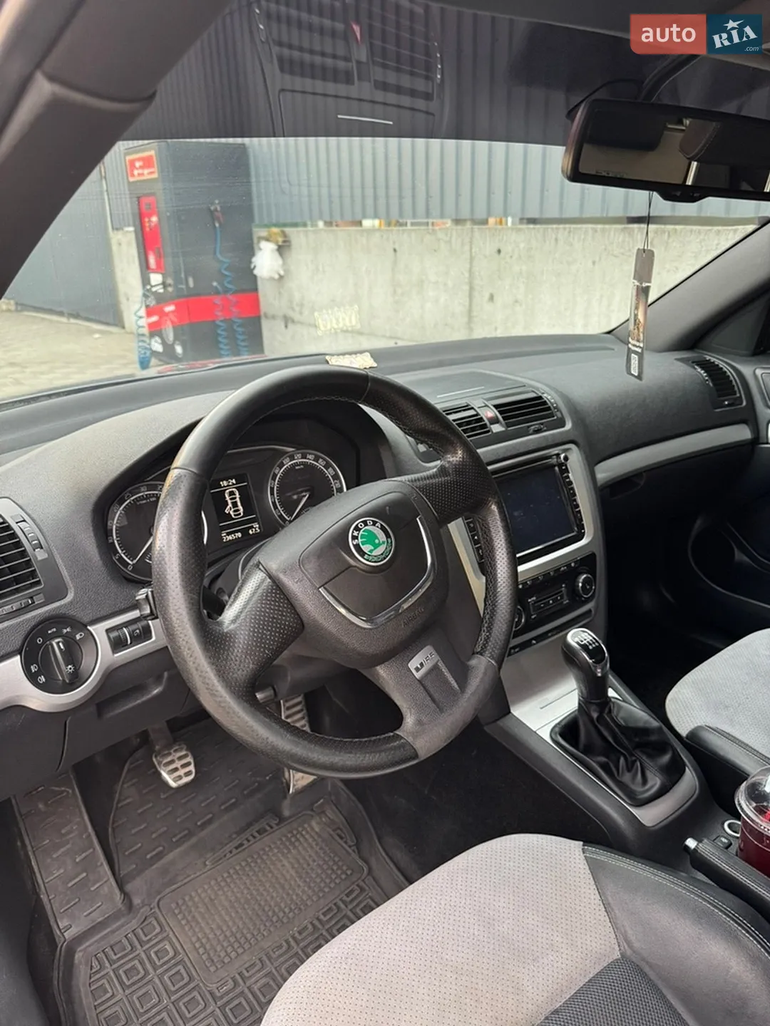 2010 Skoda Octavia - мініатюра 4