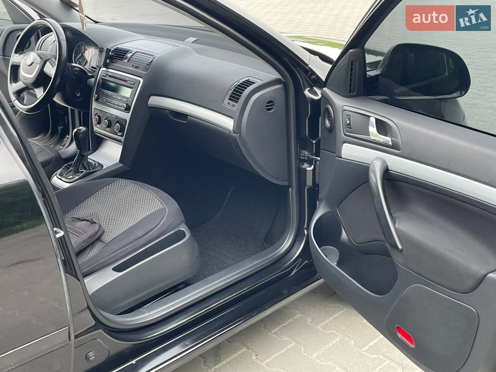 2010 Skoda Octavia - мініатюра 12