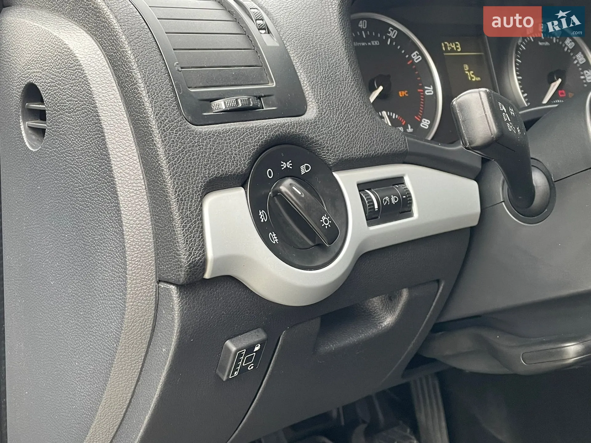 2010 Skoda Octavia - мініатюра 19