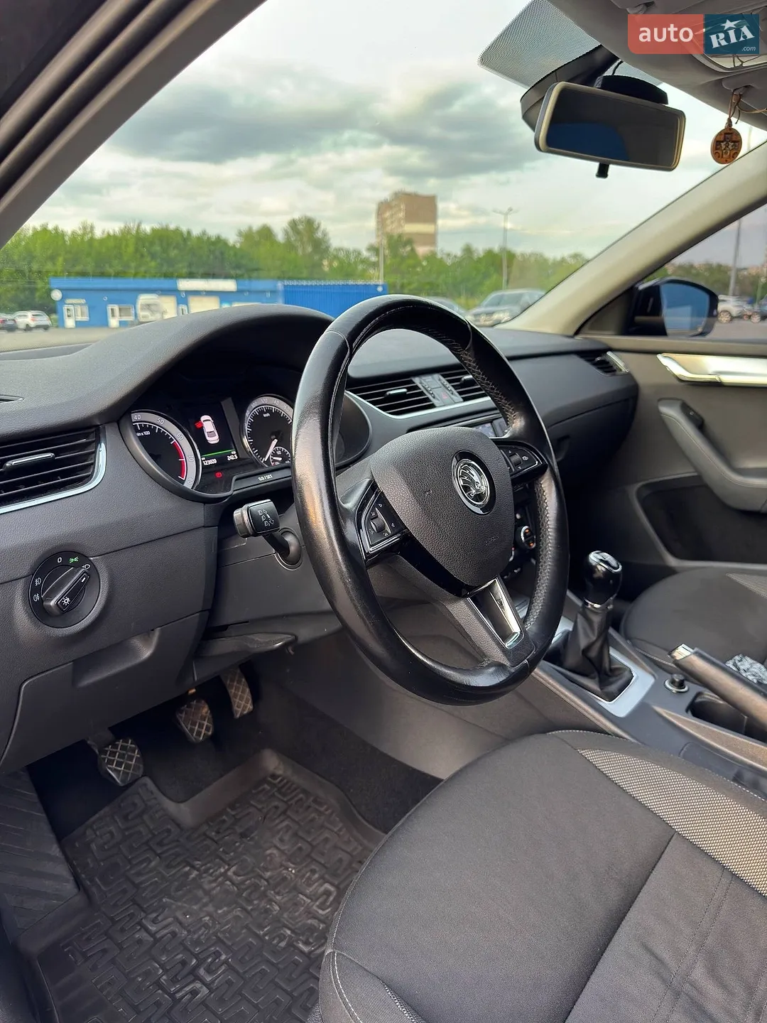 2017 Skoda Octavia - мініатюра 39