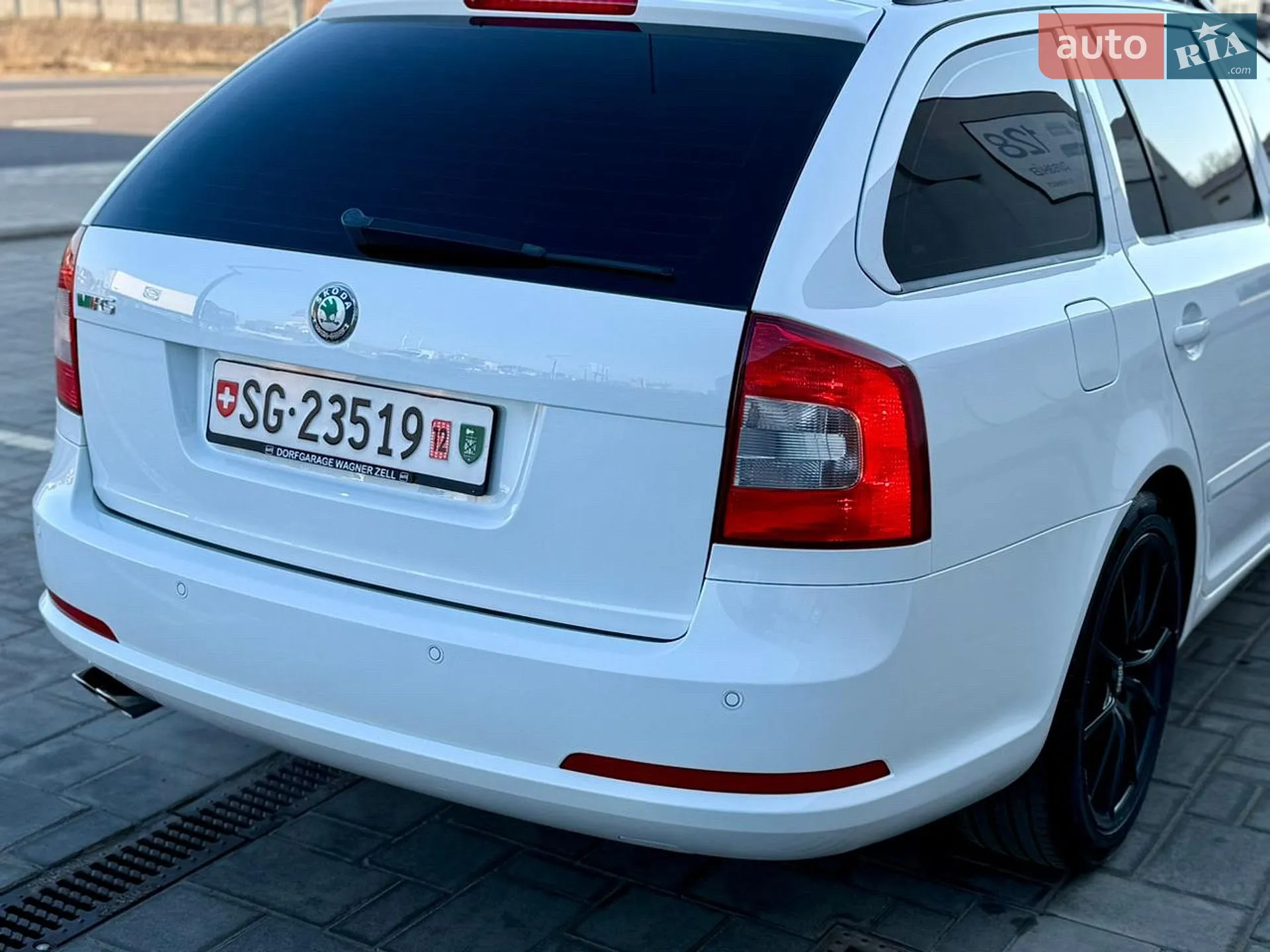 2010 Skoda Octavia - мініатюра 10