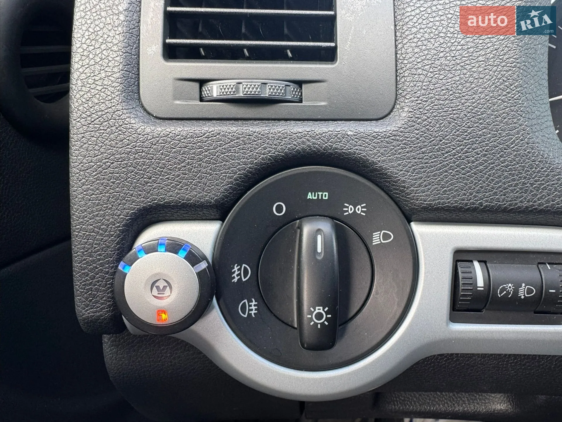2011 Skoda Octavia - мініатюра 11