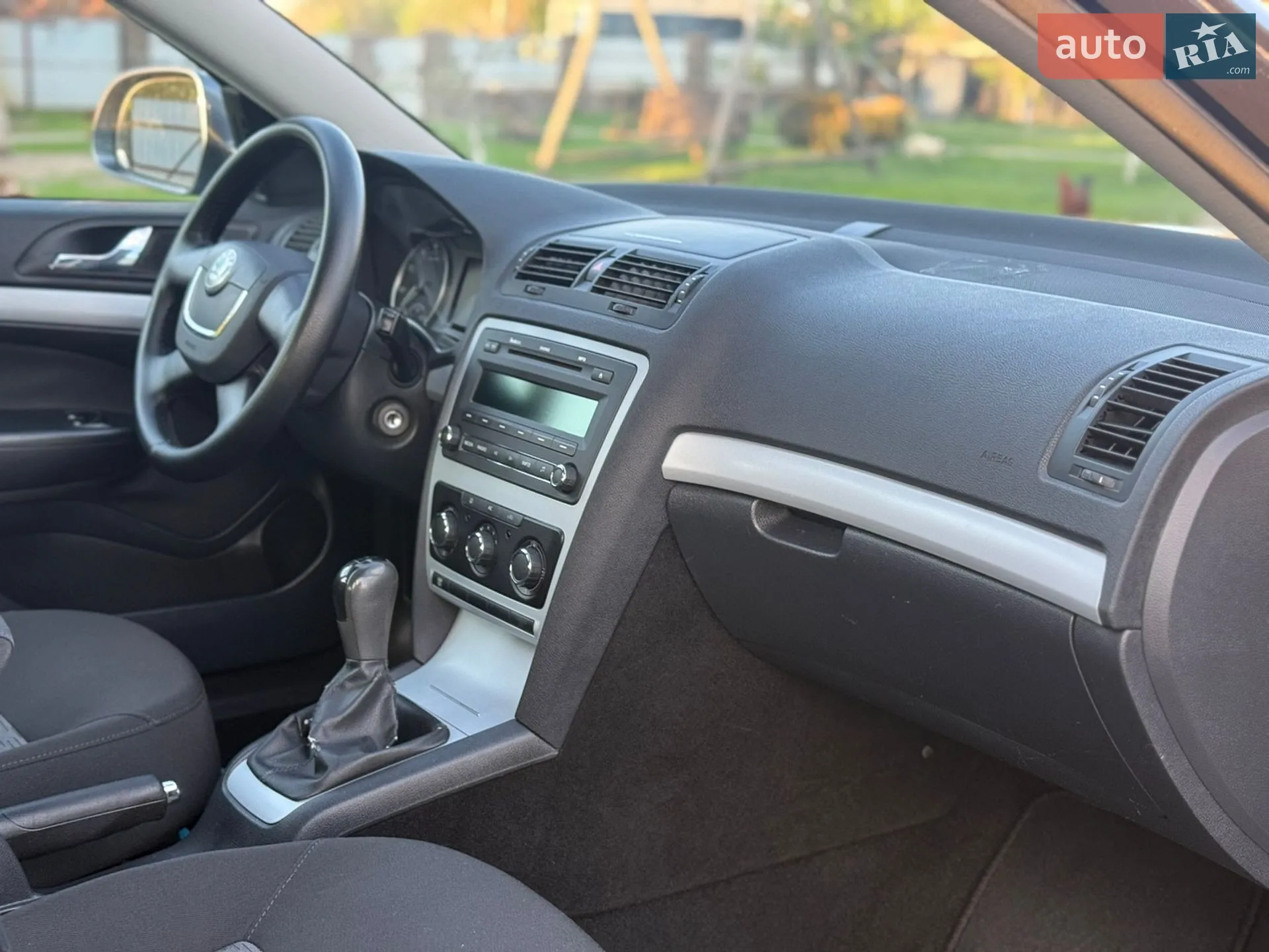 2010 Skoda Octavia - мініатюра 21