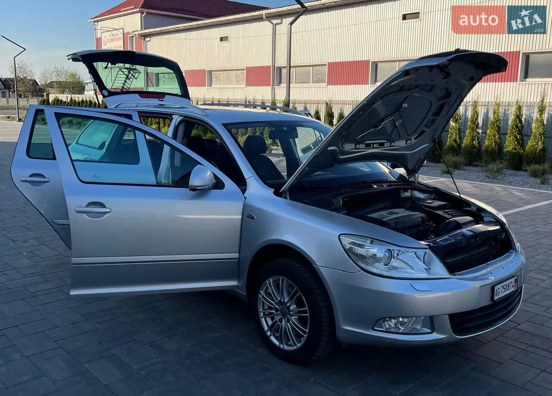 2010 Skoda Octavia - мініатюра 122