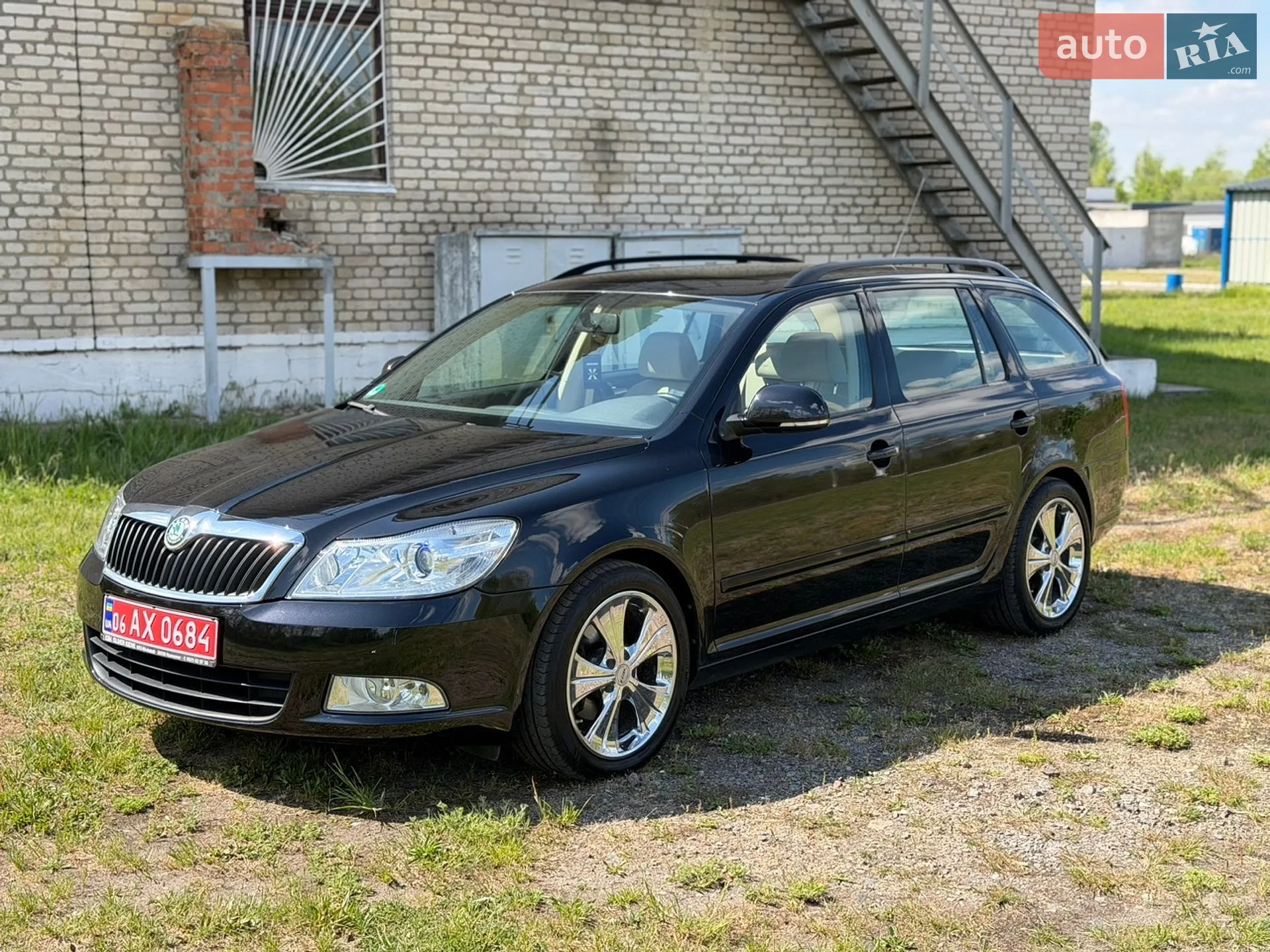 2010 Skoda Octavia - мініатюра 3