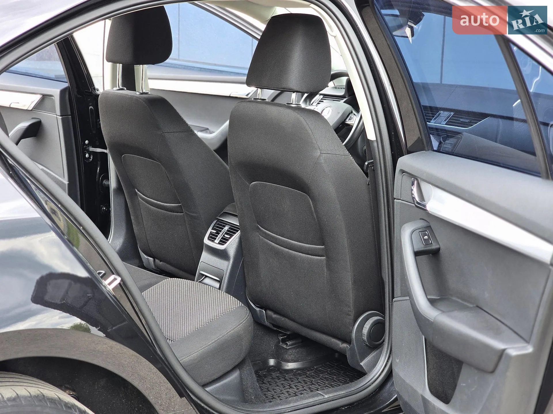 2015 Skoda Octavia - мініатюра 28