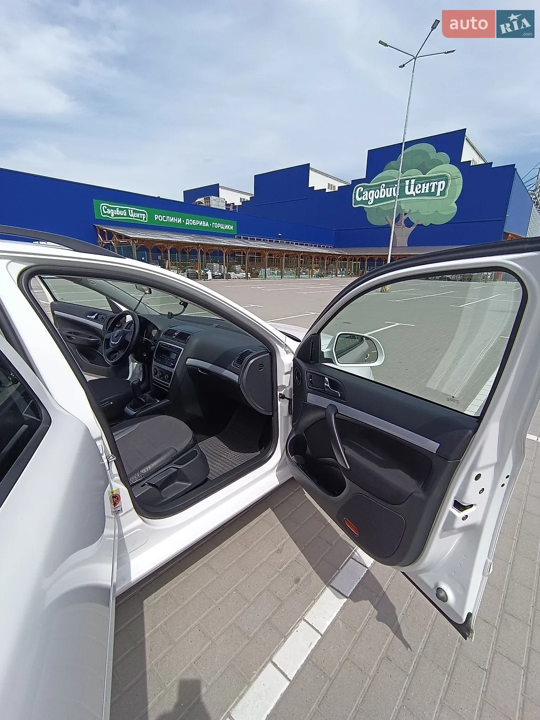 2011 Skoda Octavia - мініатюра 16