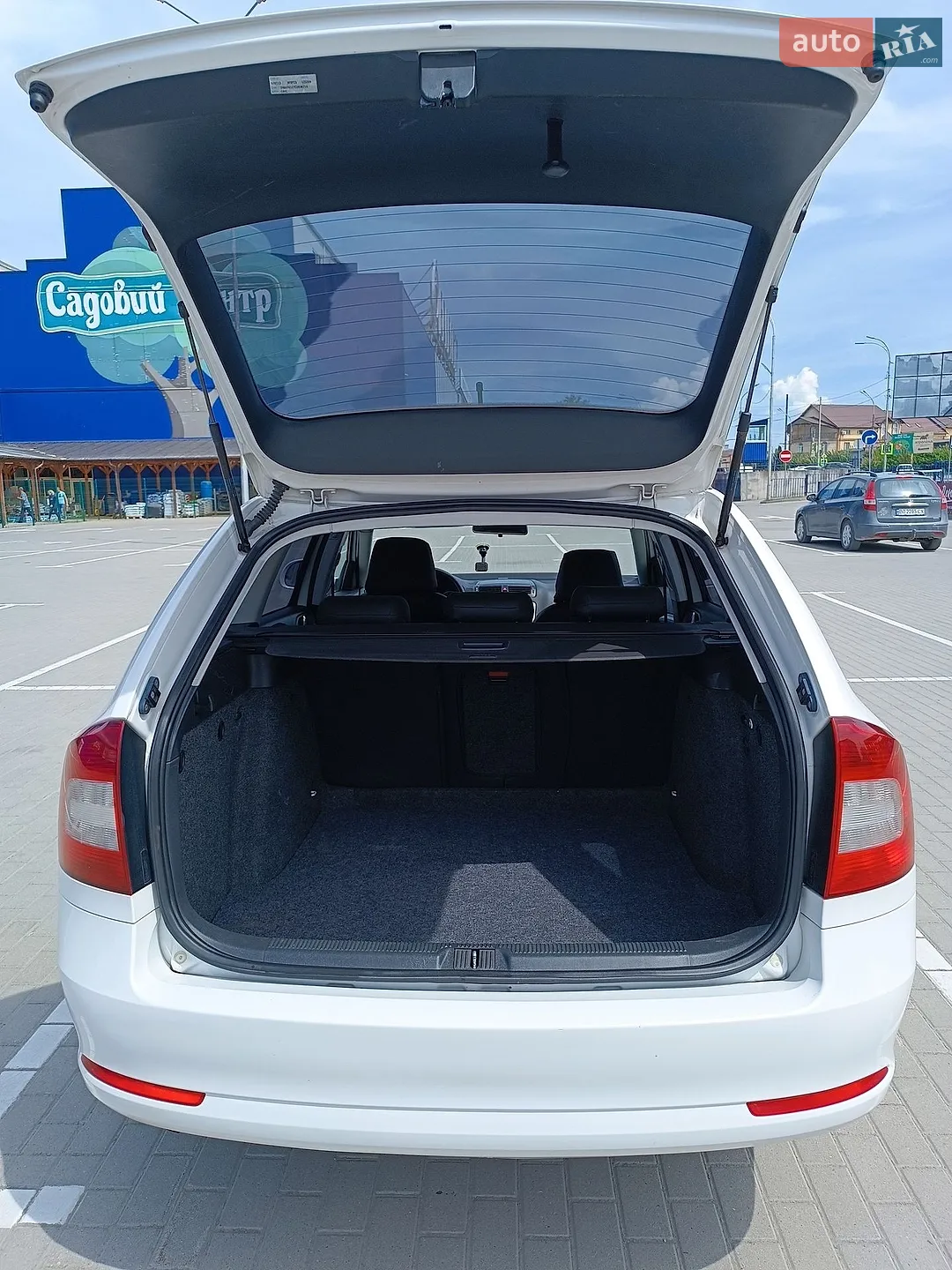2011 Skoda Octavia - мініатюра 32