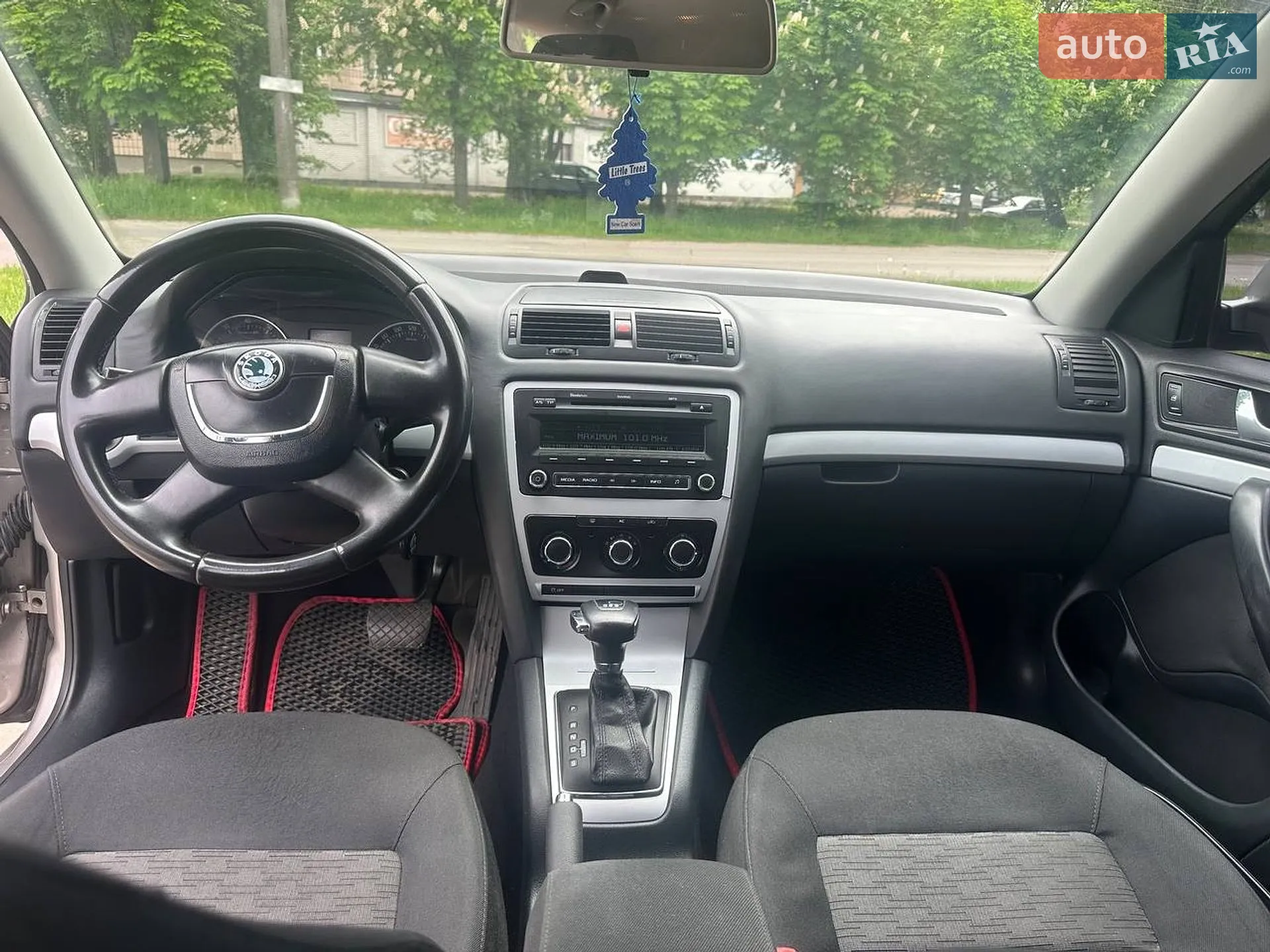 2010 Skoda Octavia - мініатюра 10