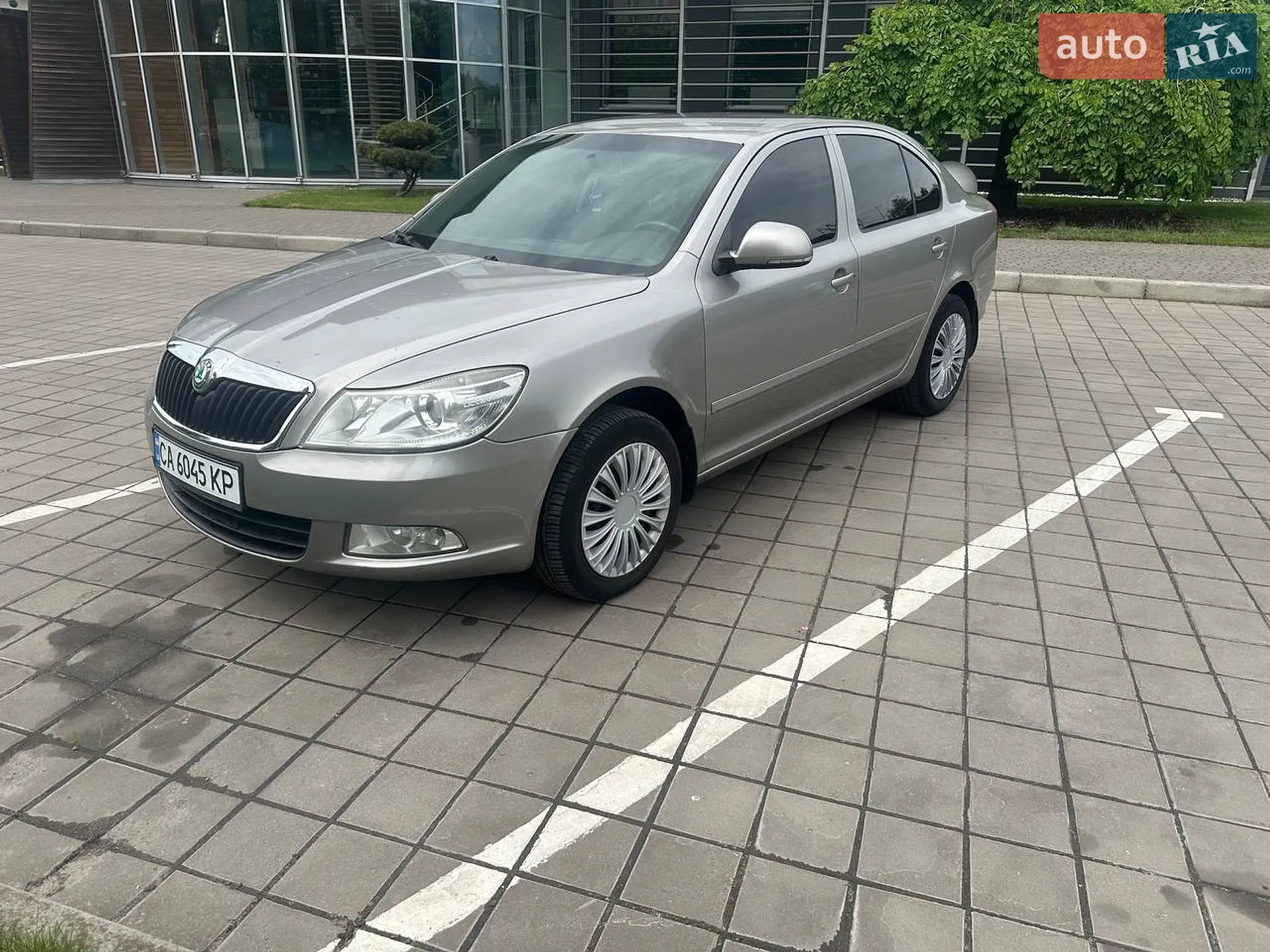 2010 Skoda Octavia - мініатюра 2