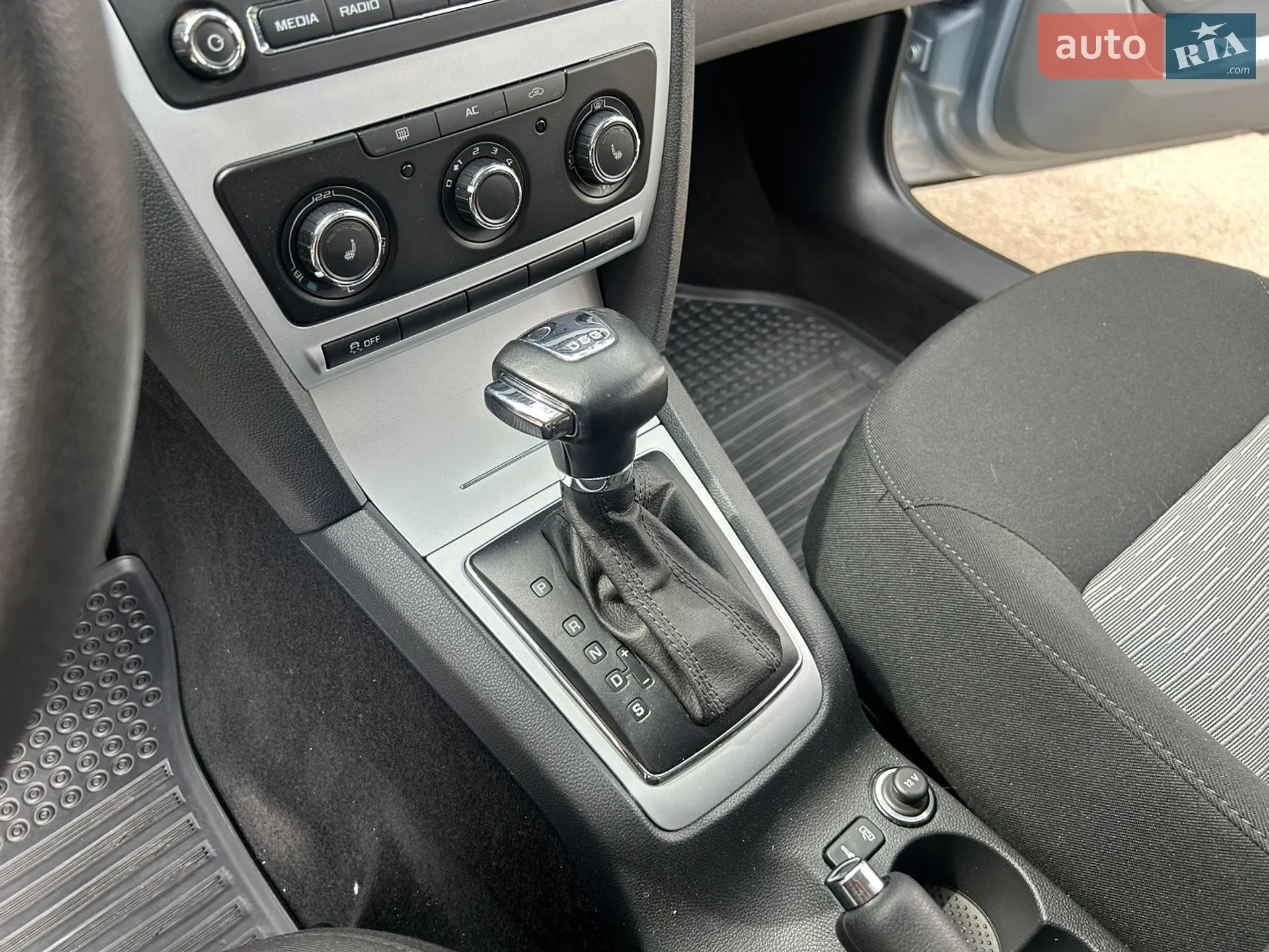 2010 Skoda Octavia - мініатюра 20