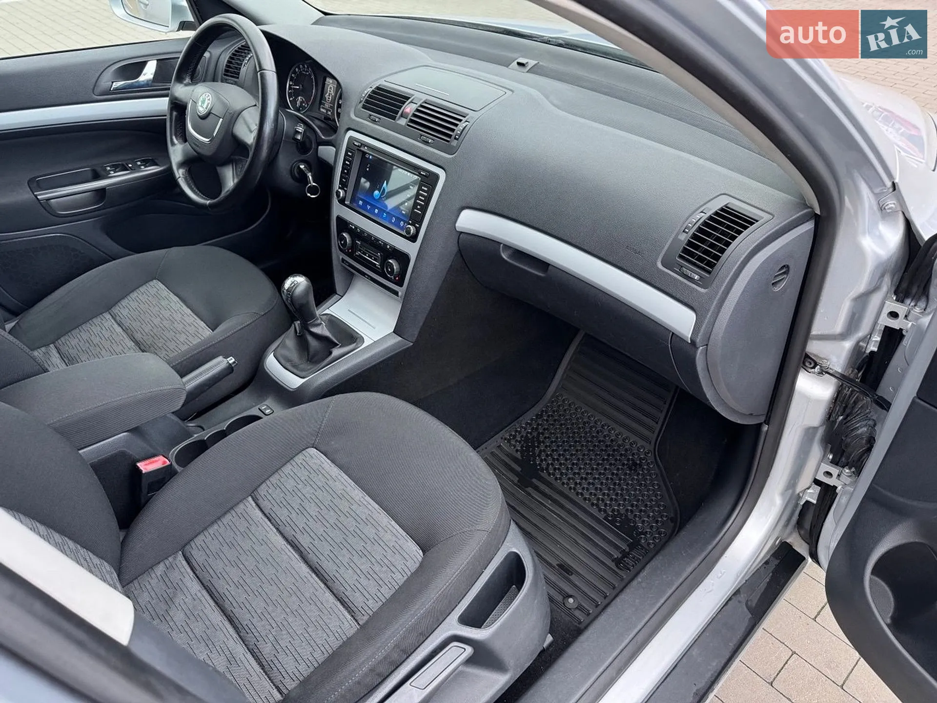 2010 Skoda Octavia - мініатюра 8