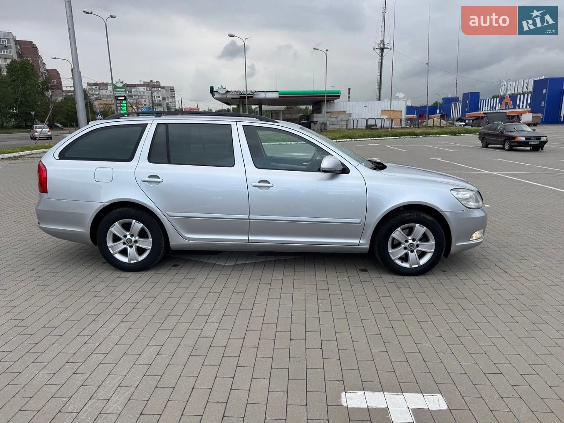 2010 Skoda Octavia - мініатюра 13