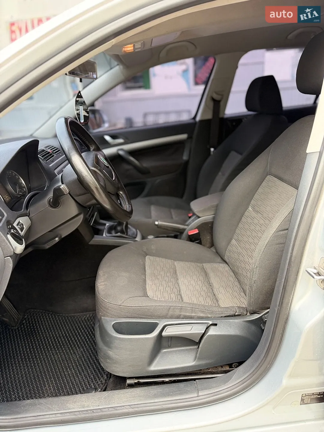 2011 Skoda Octavia - мініатюра 9