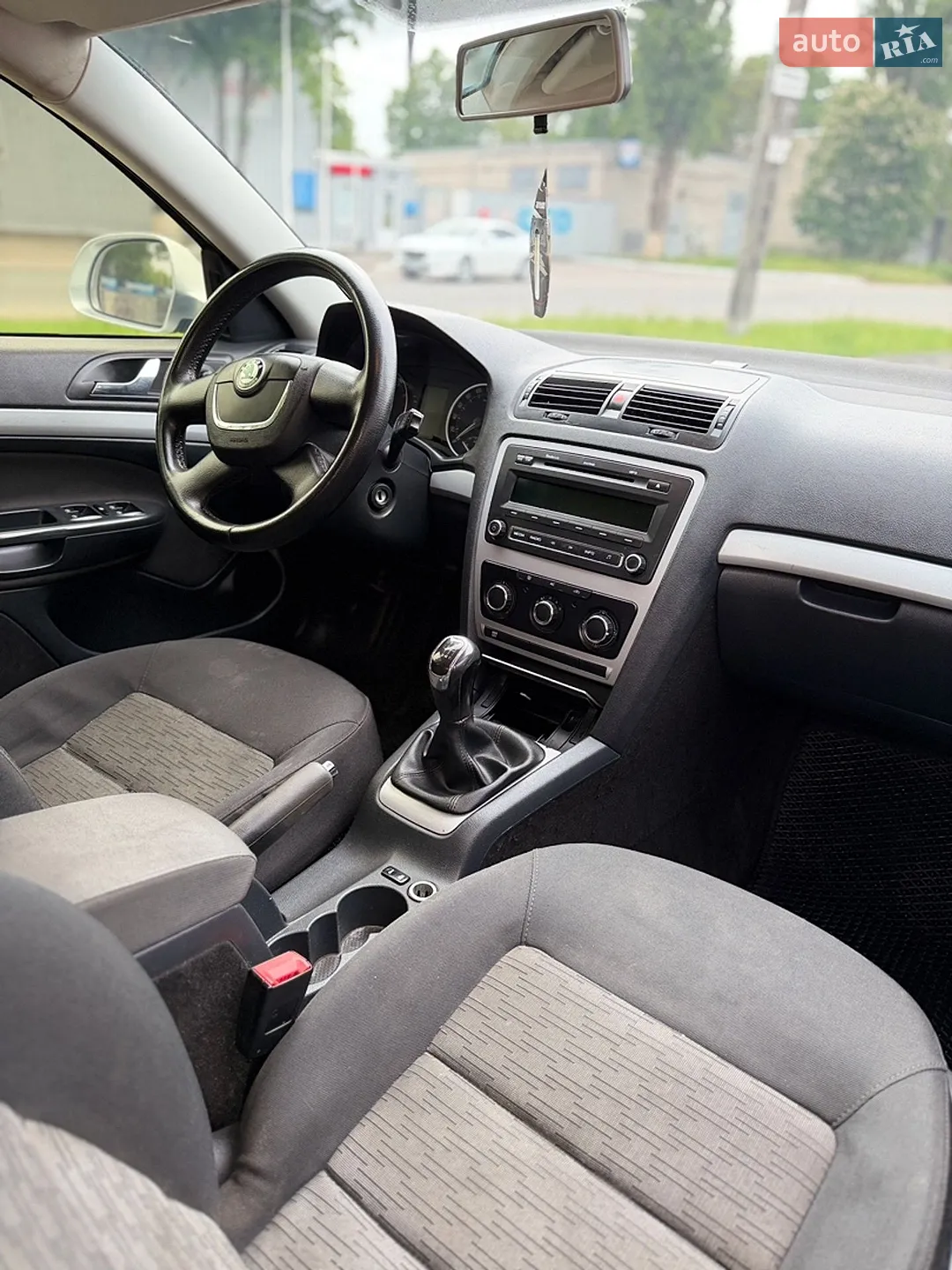 2011 Skoda Octavia - мініатюра 13