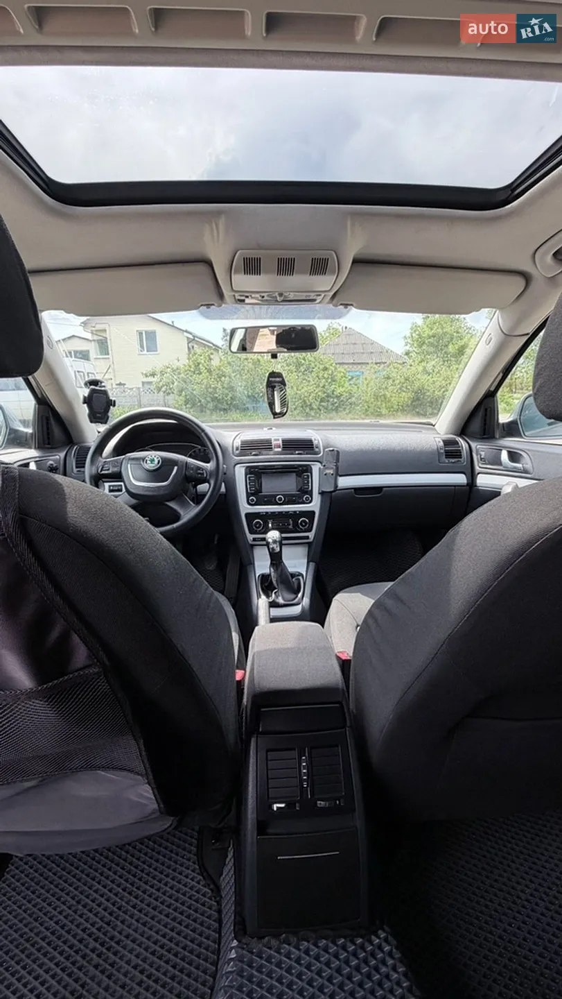 2010 Skoda Octavia - мініатюра 10