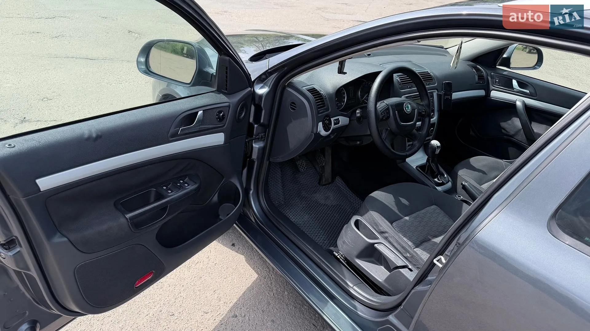 2010 Skoda Octavia - мініатюра 11