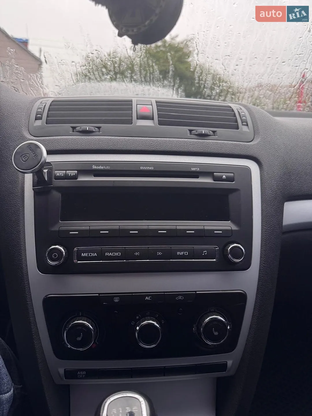2011 Skoda Octavia - мініатюра 12