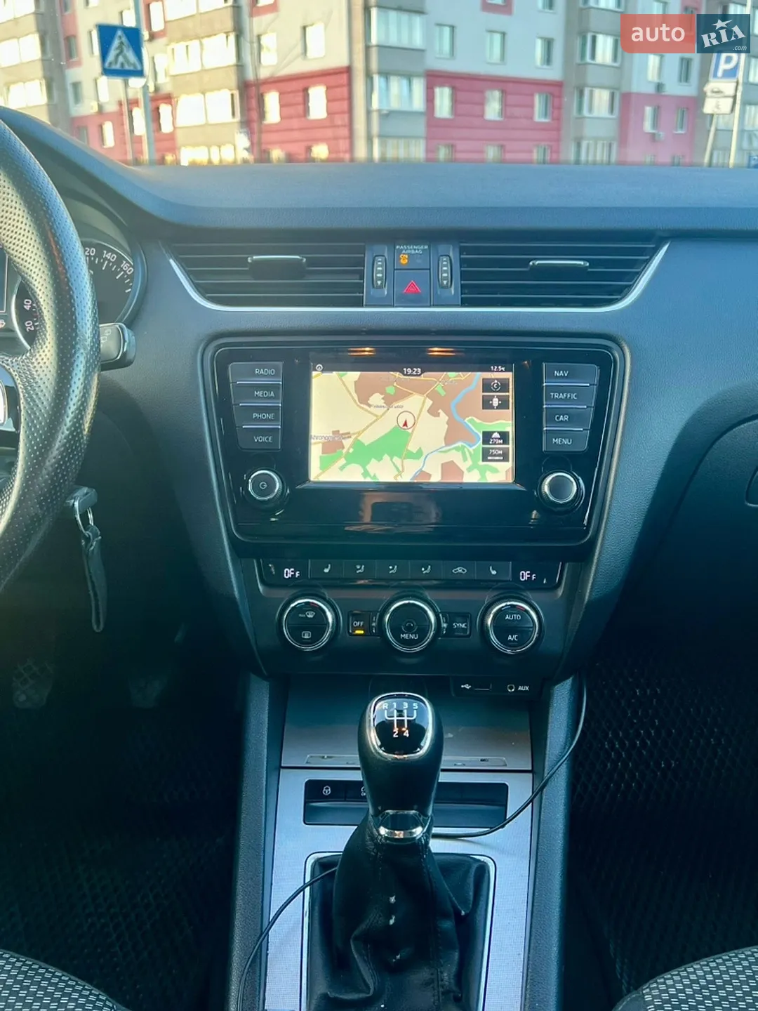 2015 Skoda Octavia - мініатюра 9