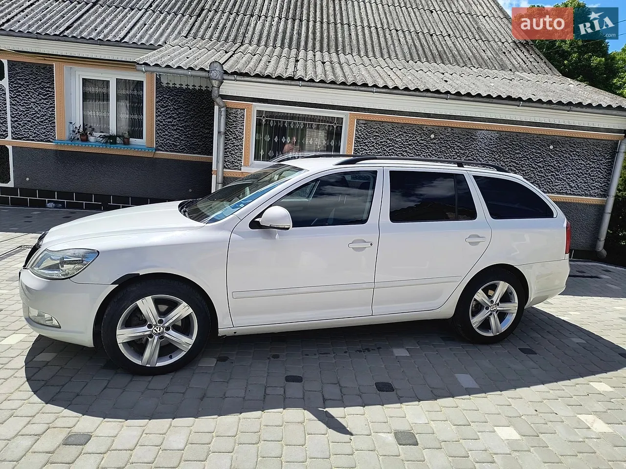 2010 Skoda Octavia - мініатюра 14