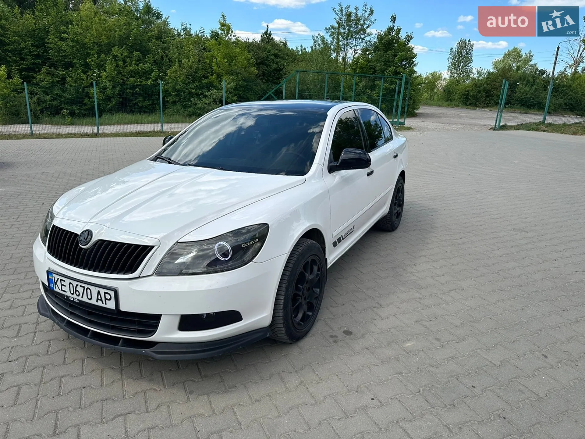 2011 Skoda Octavia - мініатюра 2