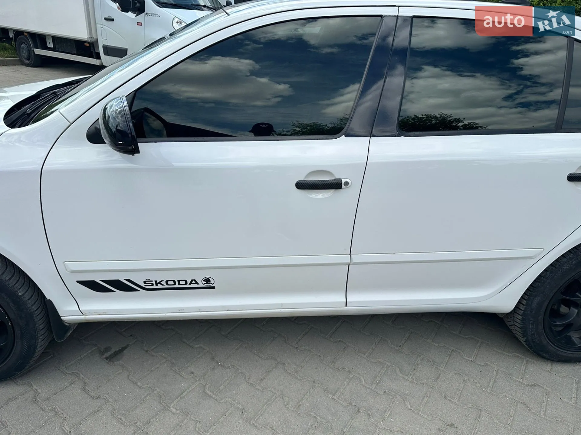 2011 Skoda Octavia - мініатюра 12