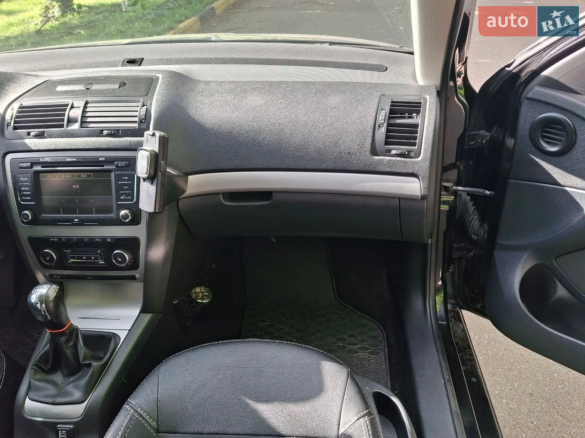 2010 Skoda Octavia - мініатюра 11