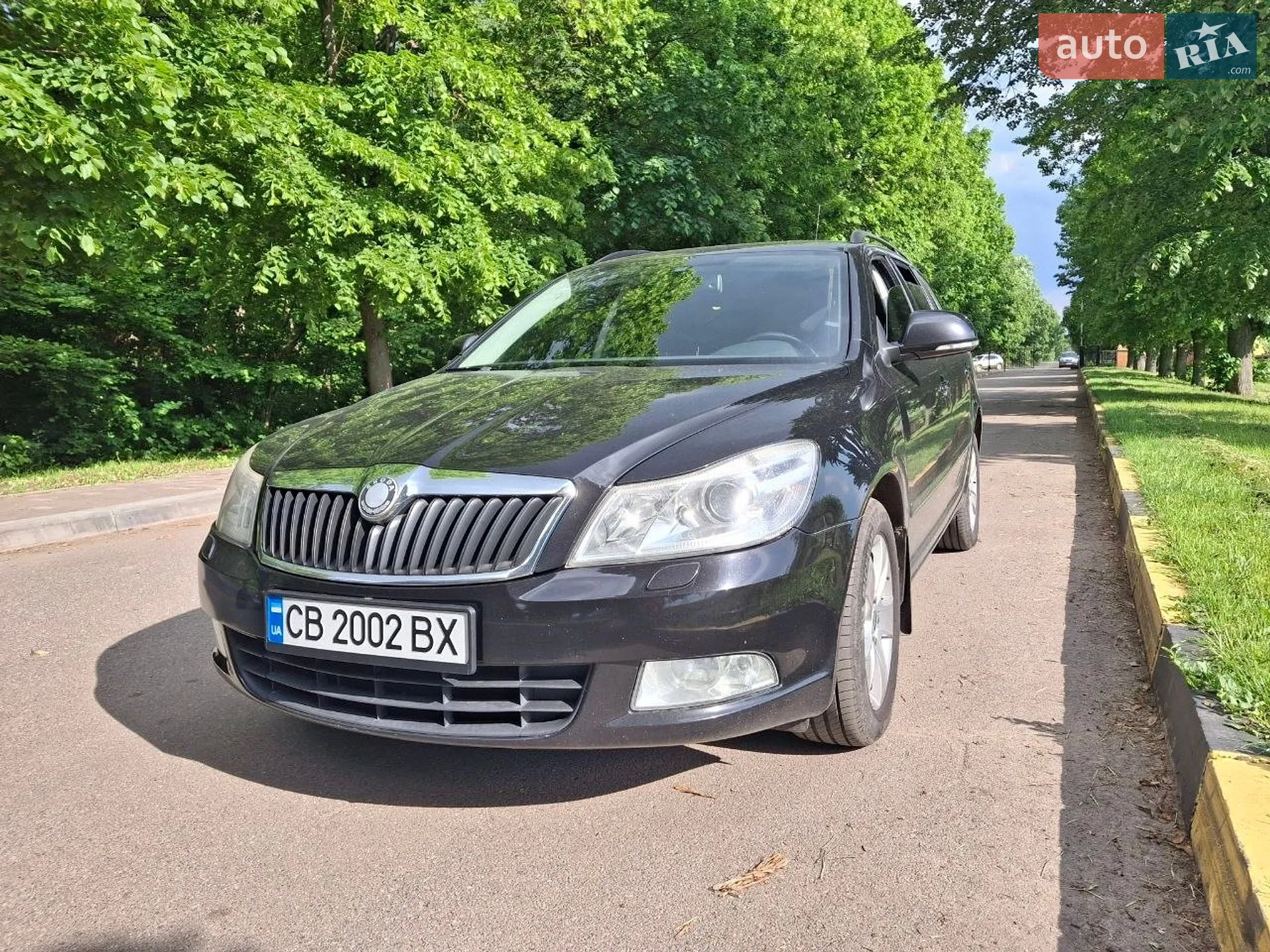 2010 Skoda Octavia - мініатюра 2