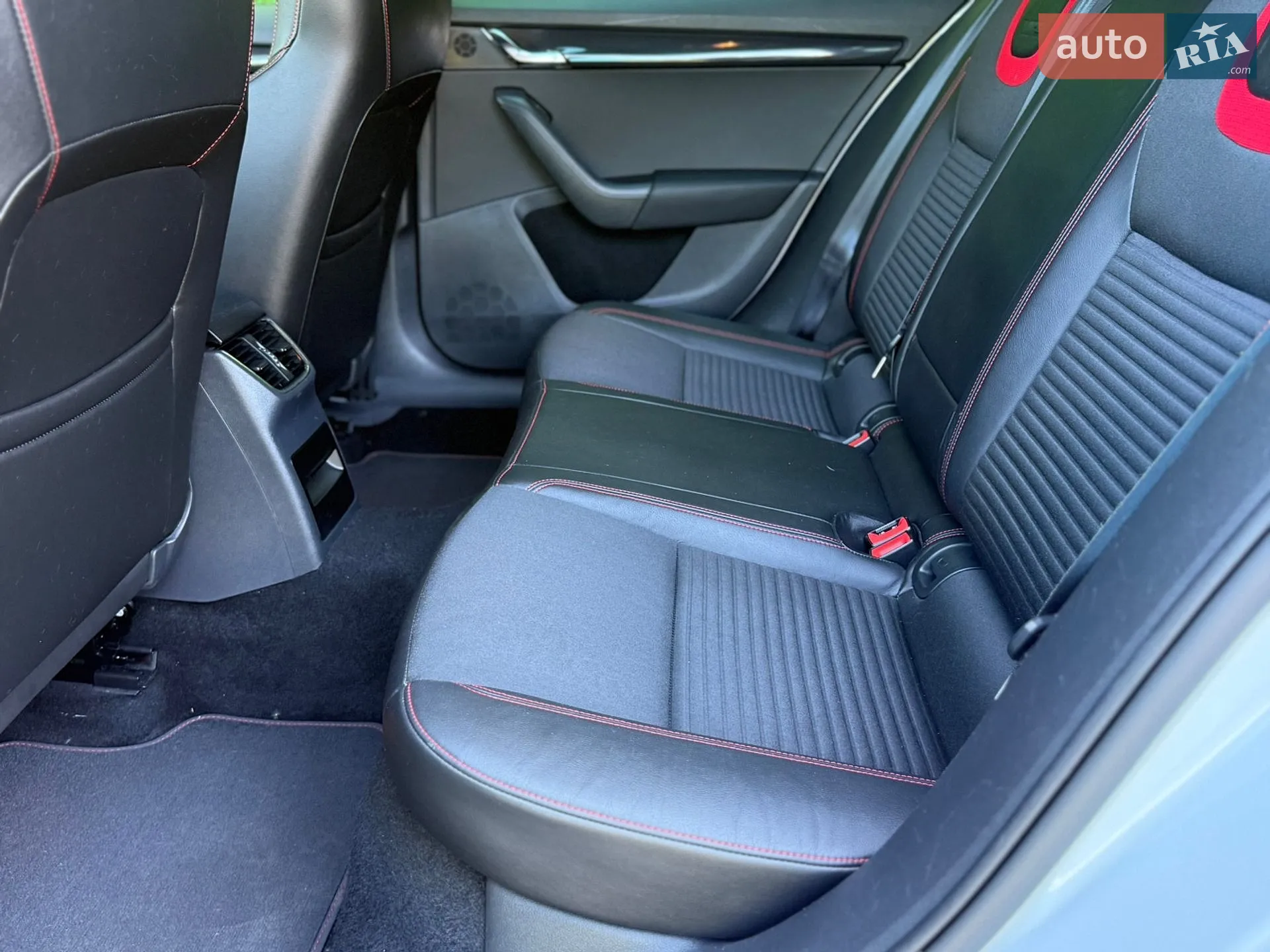 2016 Skoda Octavia - мініатюра 23