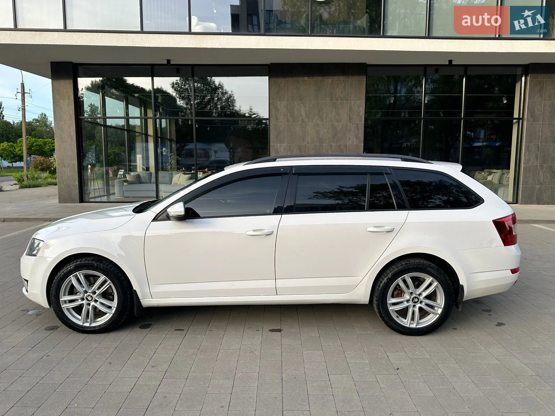 2016 Skoda Octavia - мініатюра 16