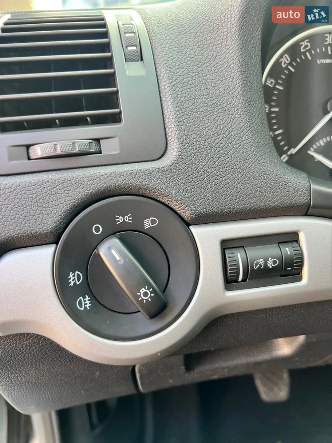 2011 Skoda Octavia - мініатюра 44