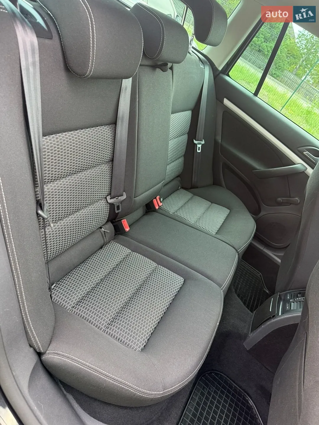 2010 Skoda Octavia - мініатюра 23