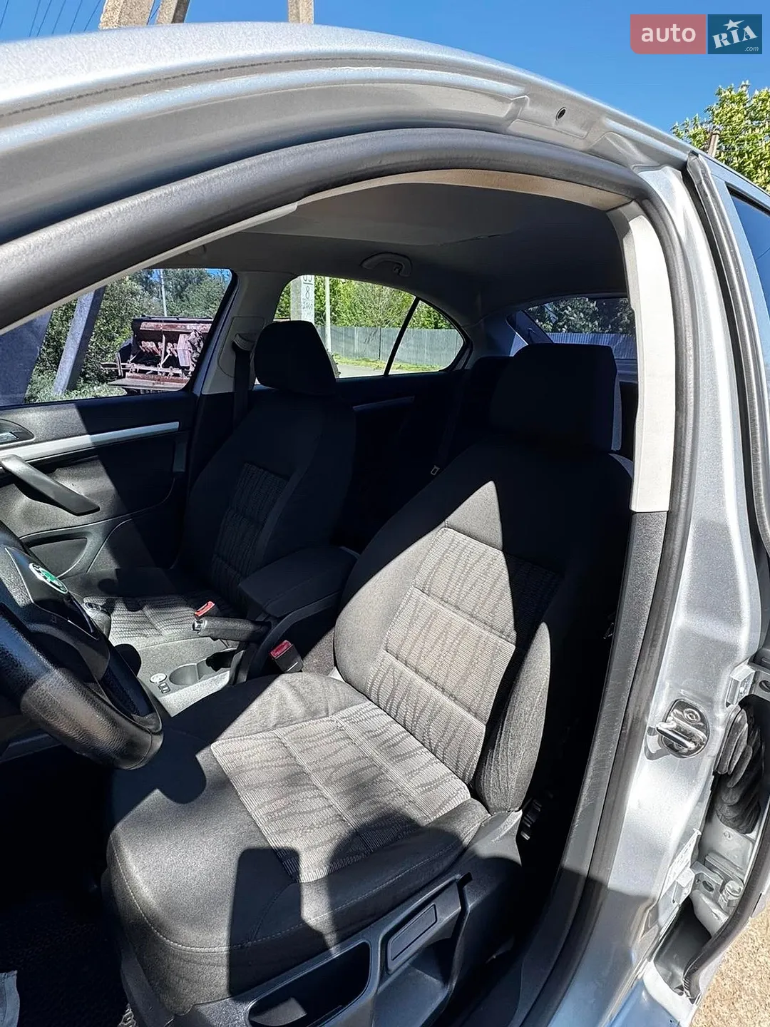 2010 Skoda Octavia - мініатюра 5