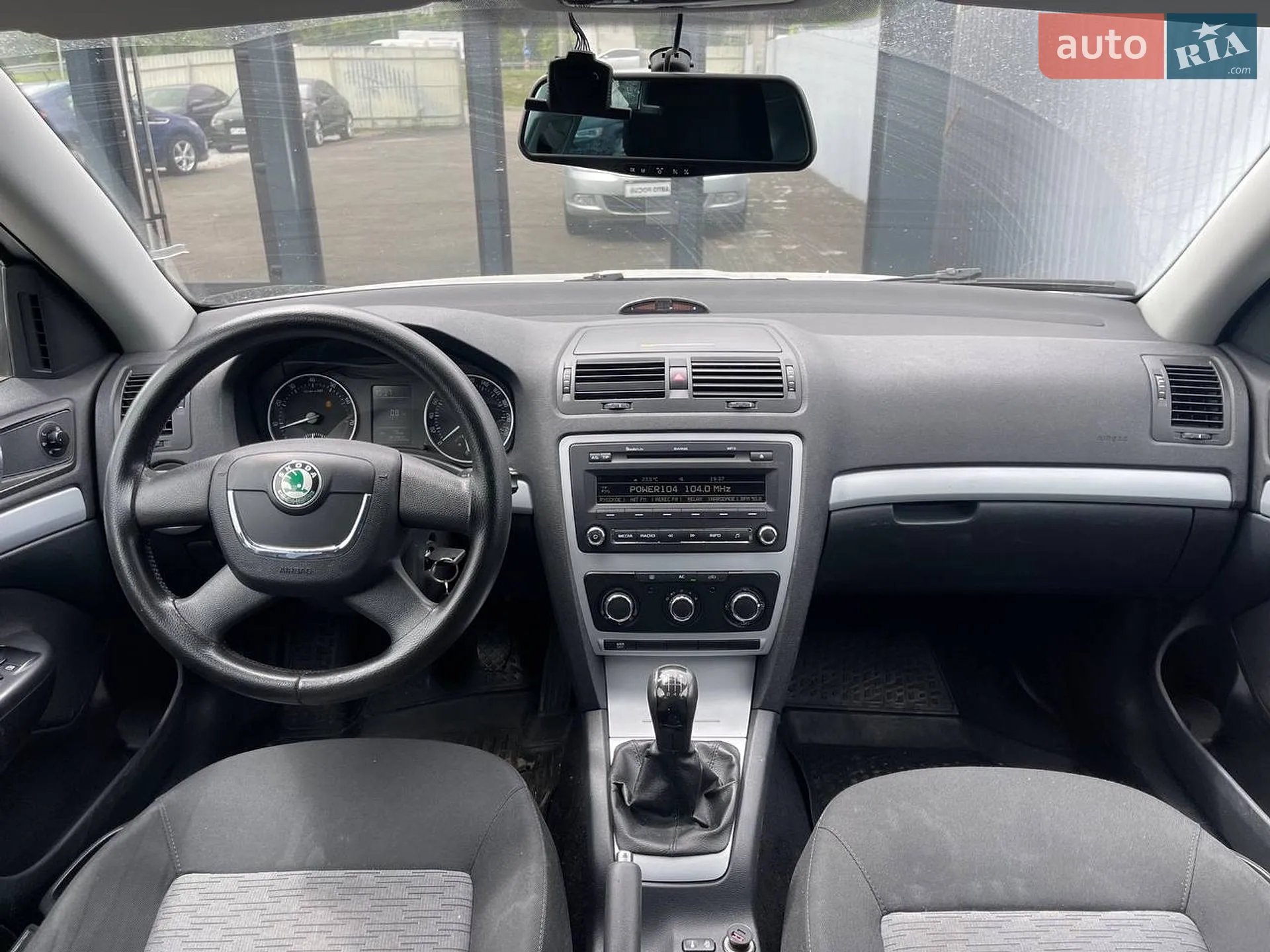 2010 Skoda Octavia - мініатюра 13