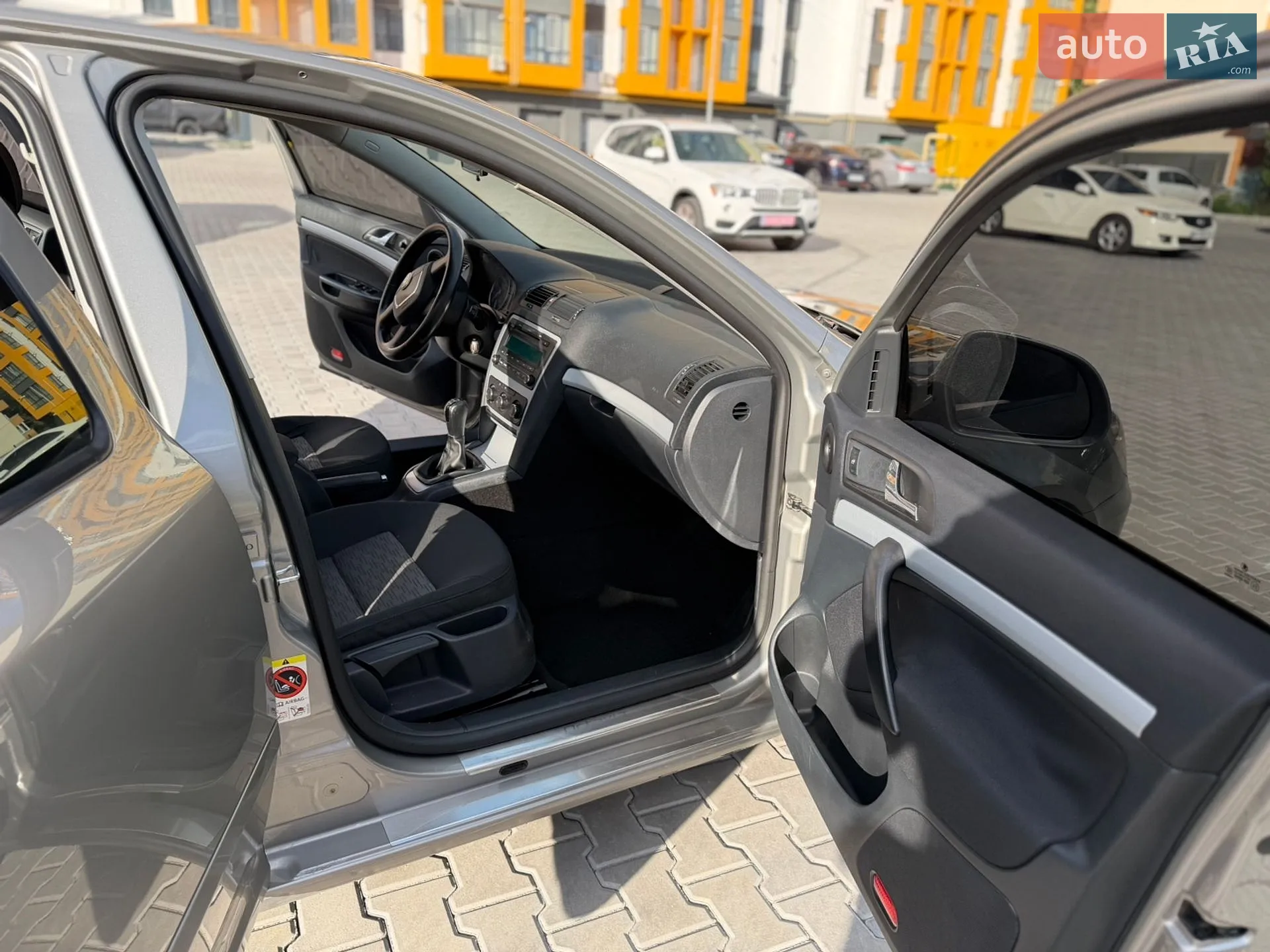 2010 Skoda Octavia - мініатюра 17