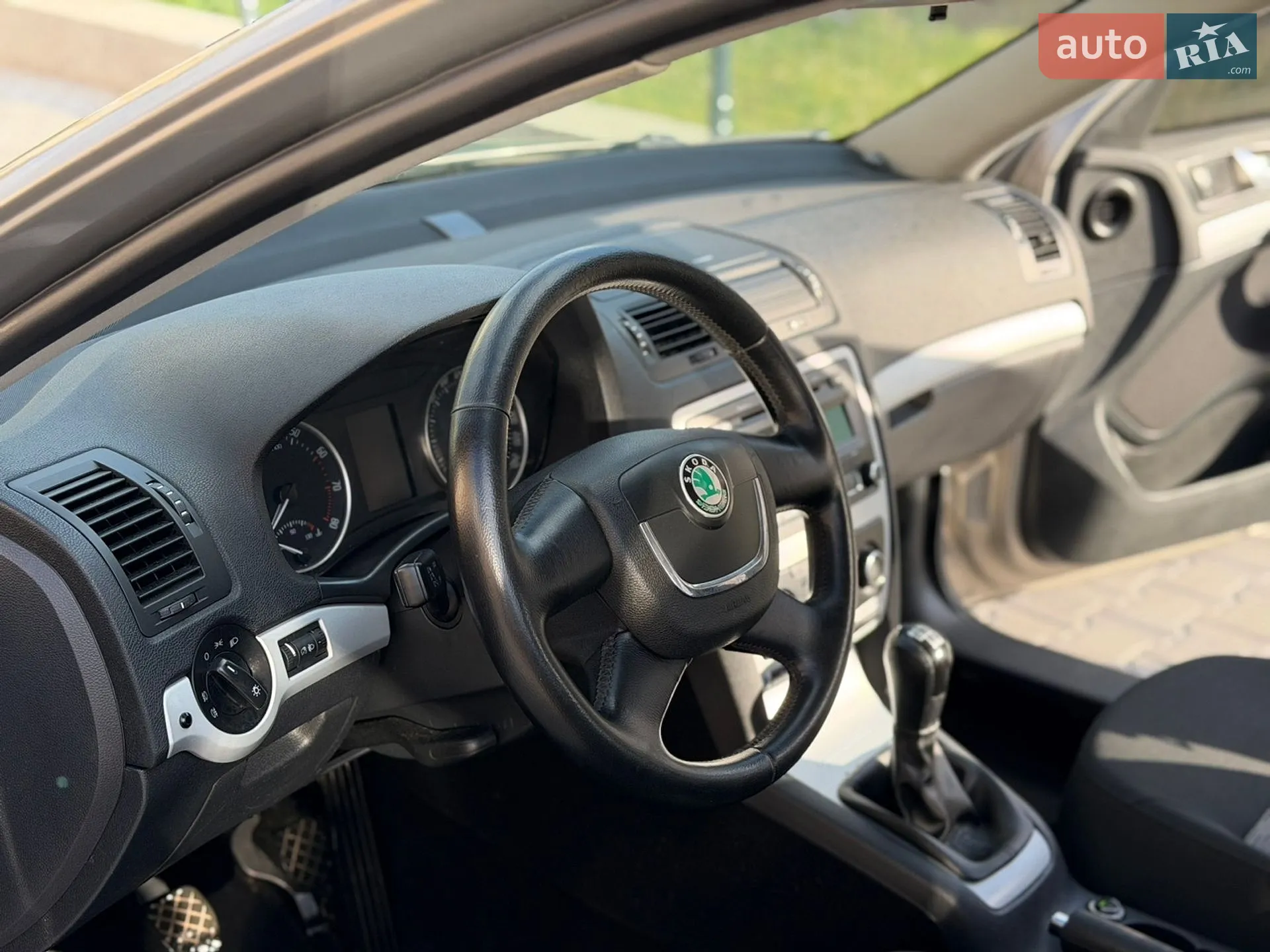 2010 Skoda Octavia - мініатюра 24