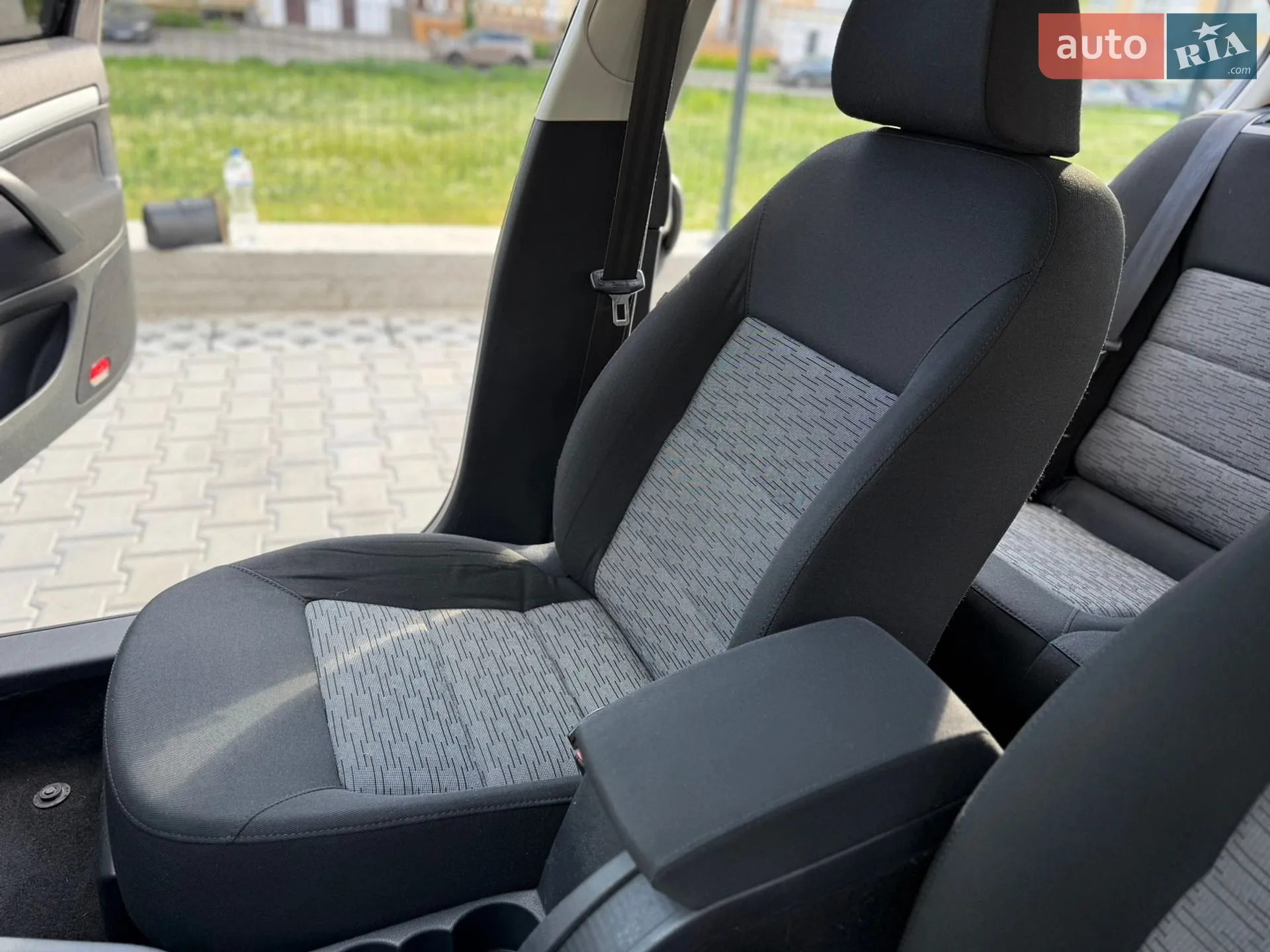 2010 Skoda Octavia - мініатюра 28
