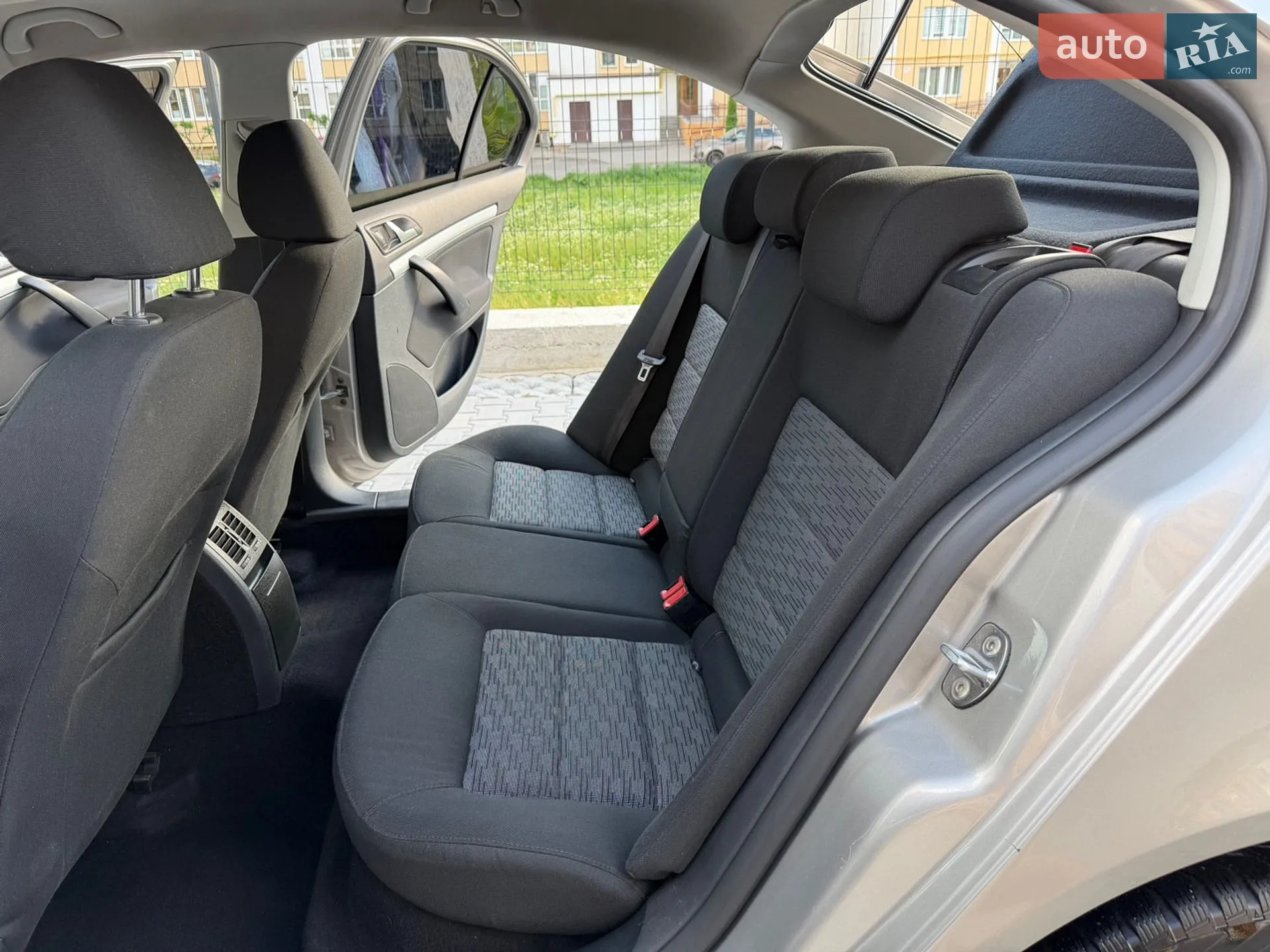 2010 Skoda Octavia - мініатюра 30