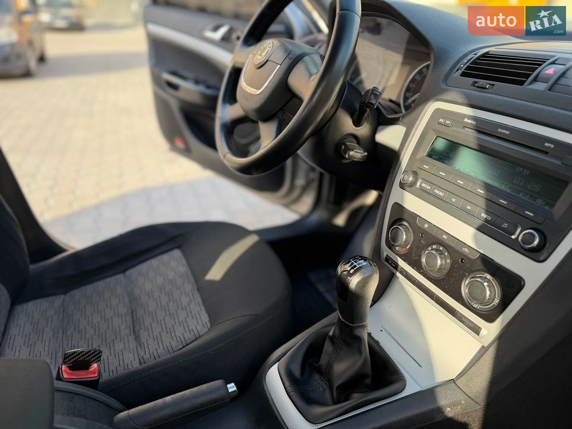 2010 Skoda Octavia - мініатюра 35