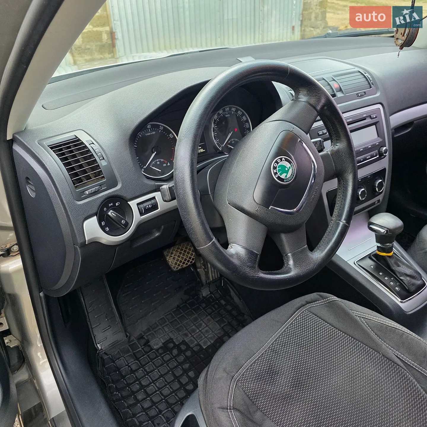 Skoda Octavia 2012 VIN TMBCK41ZXDB150834 фото оголошення 9 з 14