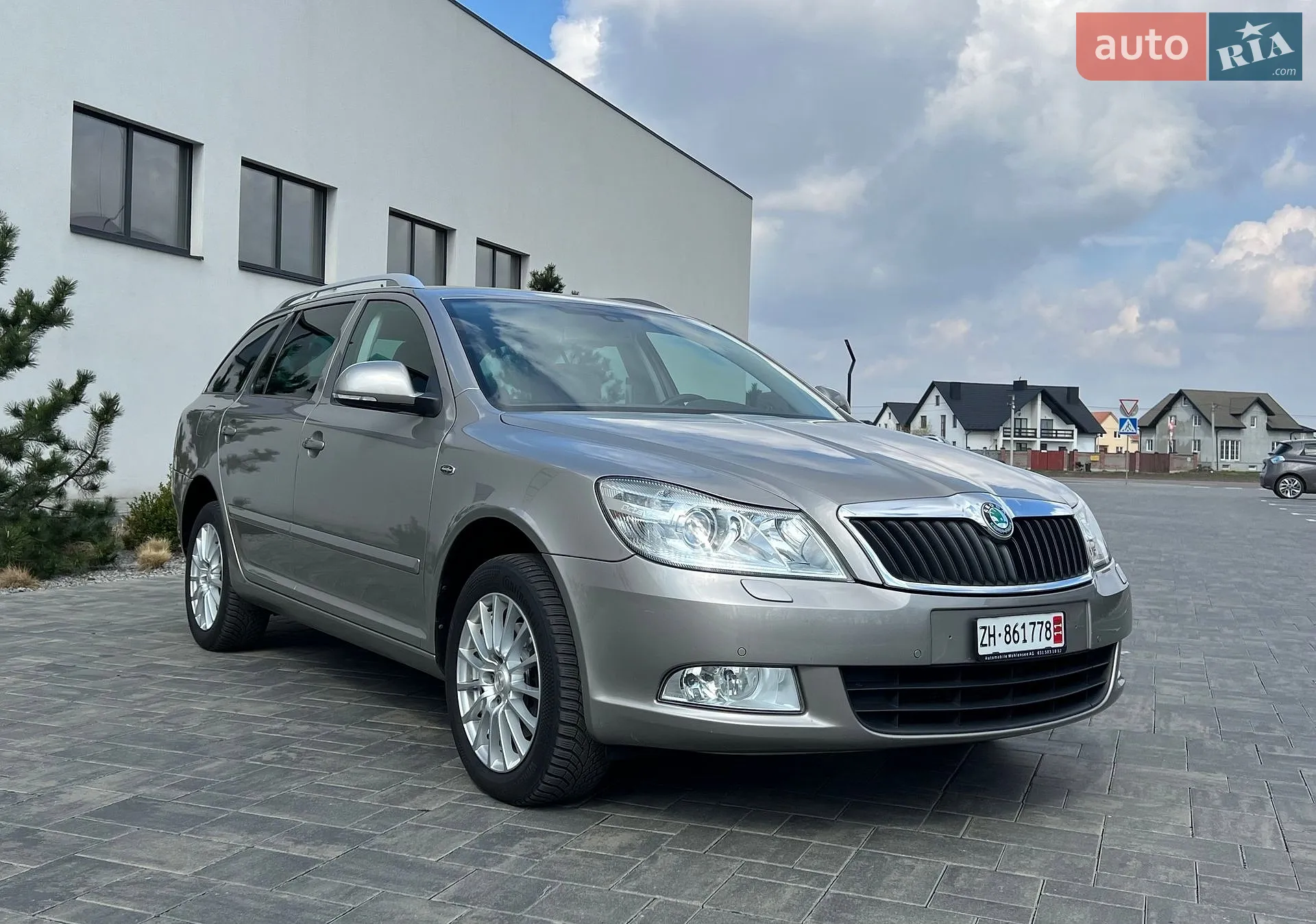 2011 Skoda Octavia - мініатюра 2