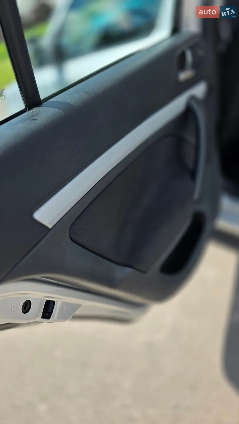 2011 Skoda Octavia - мініатюра 24